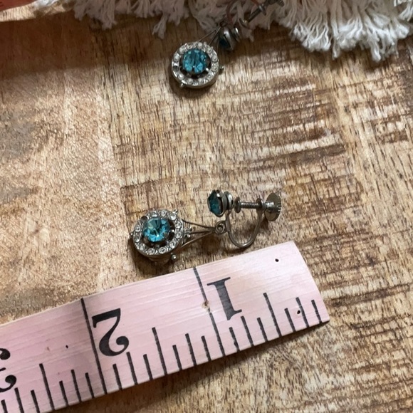 Vintage Rhinestone Earrings Screw-back turquoise blue Silver Costume Jewelry - Picture 6 of 6
